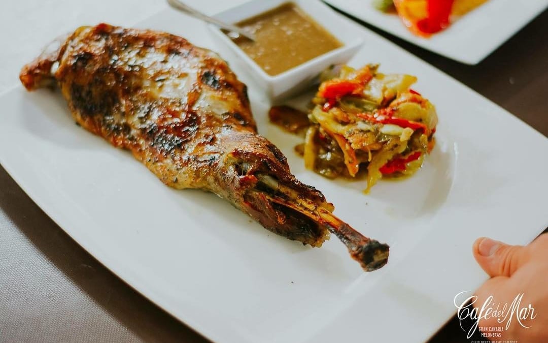 #Paletilla de #cordero #lechal cocinado a baja temperatura acompañda de #papas panaderas y su propio jugo!
#CafédelMar #Meloneras #GranCanaria
#club #restaurant #cabaret